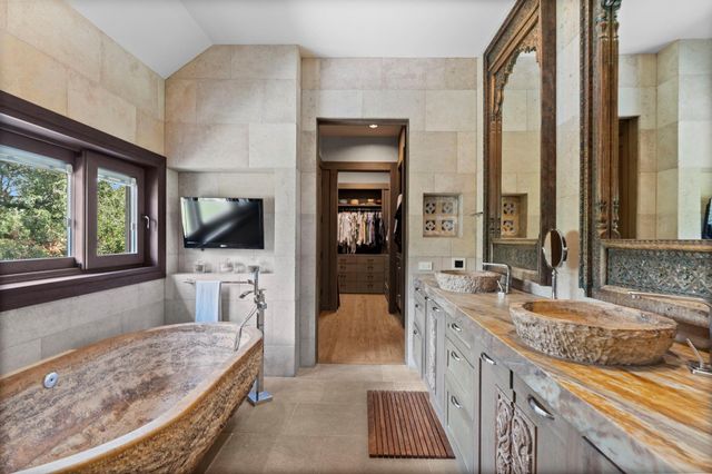 5651 Doliver Drive, Houston, TX 77056