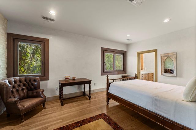 5651 Doliver Drive, Houston, TX 77056