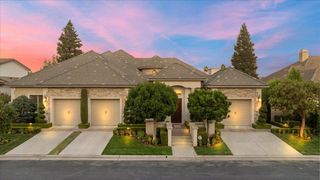 11350 N Glencastle Way, Fresno, CA 93730