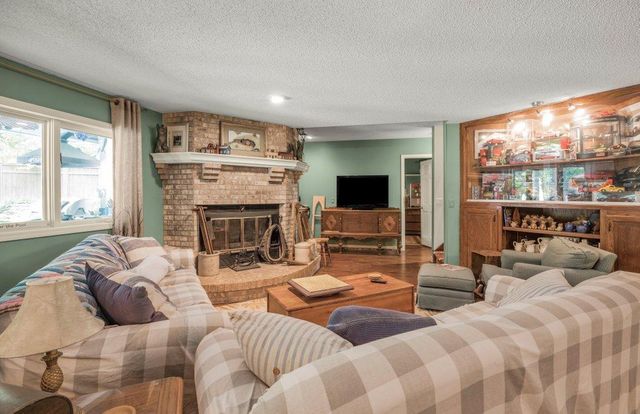 13060 Oakview Lane N, Dayton, MN 55327