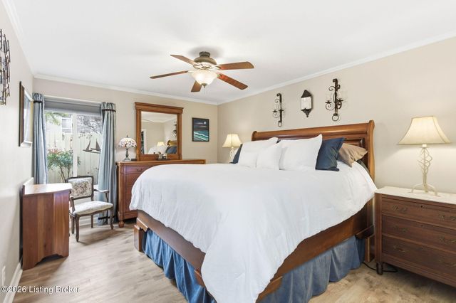 1935 Gardiner Ln j136, Louisville, KY 40205