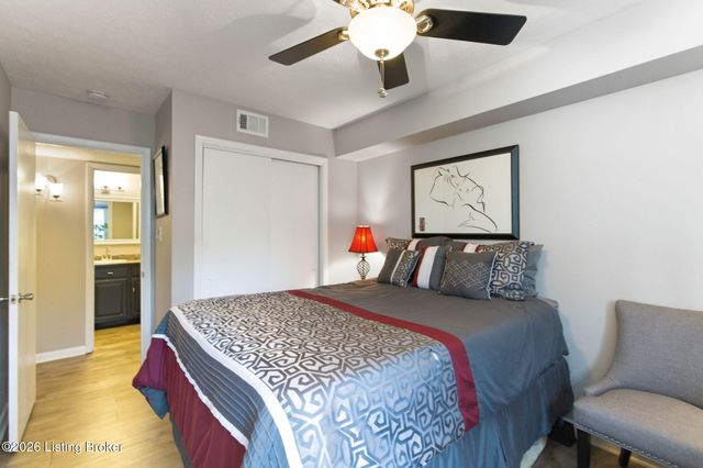 1935 Gardiner Ln j136, Louisville, KY 40205