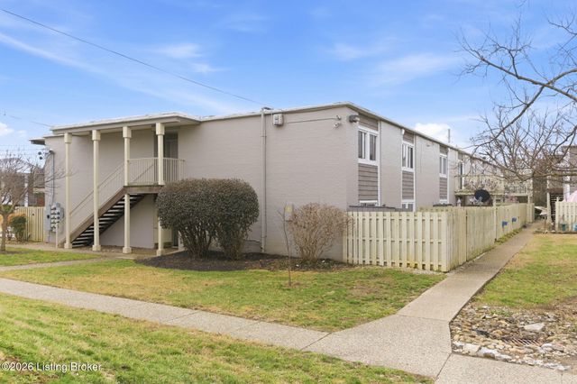 1935 Gardiner Ln j136, Louisville, KY 40205