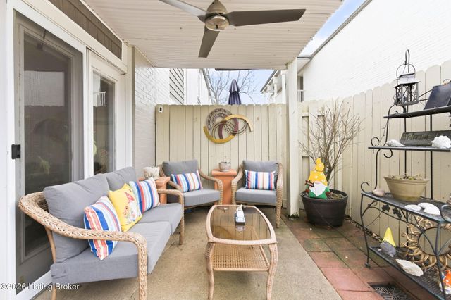 1935 Gardiner Ln j136, Louisville, KY 40205