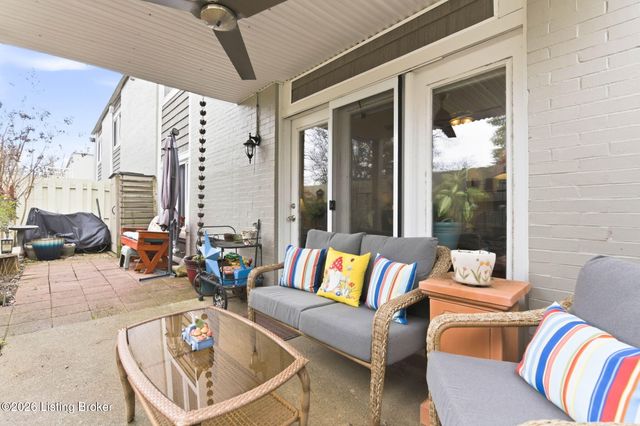 1935 Gardiner Ln j136, Louisville, KY 40205