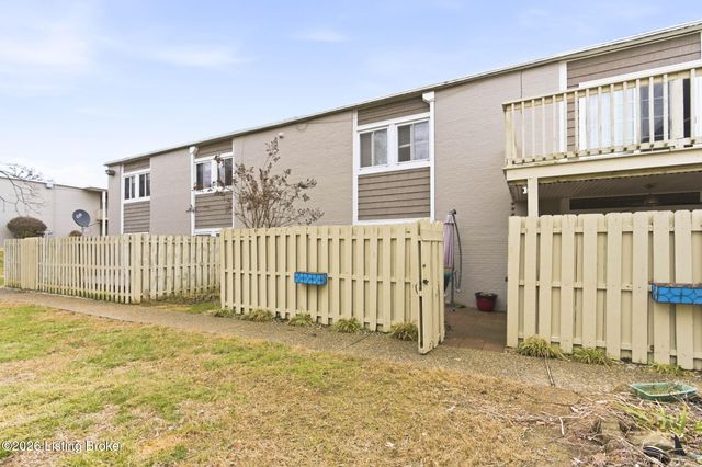 1935 Gardiner Ln j136, Louisville, KY 40205