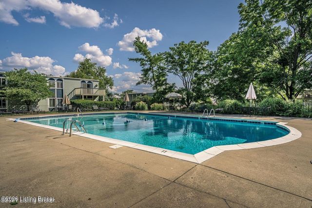 1935 Gardiner Ln j136, Louisville, KY 40205