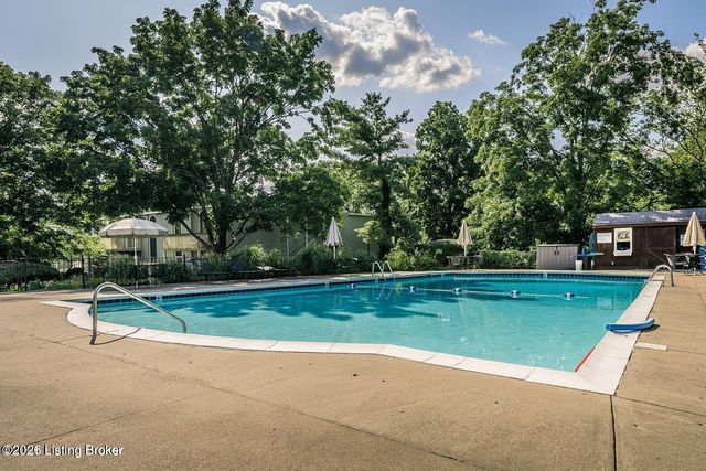 1935 Gardiner Ln j136, Louisville, KY 40205