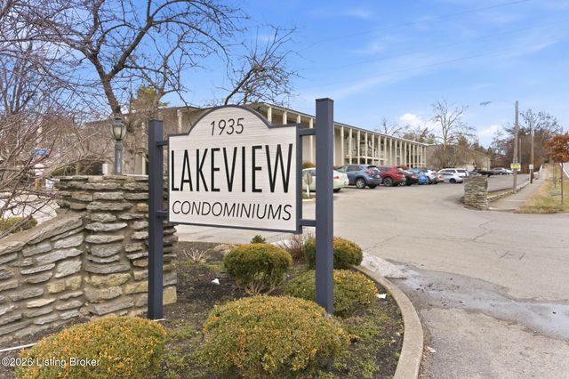 1935 Gardiner Ln j136, Louisville, KY 40205