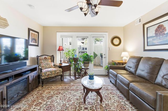 1935 Gardiner Ln j136, Louisville, KY 40205