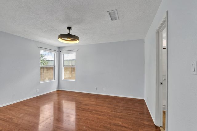 7711 Kane Court NW, Albuquerque, NM 87120