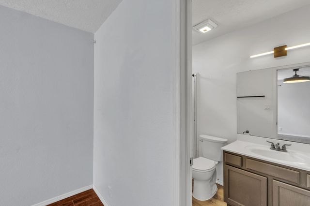 7711 Kane Court NW, Albuquerque, NM 87120