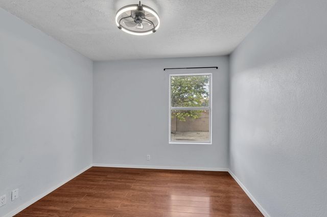 7711 Kane Court NW, Albuquerque, NM 87120