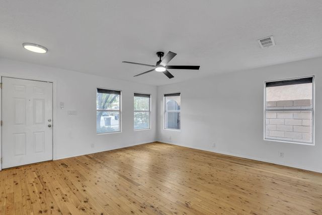 7711 Kane Court NW, Albuquerque, NM 87120