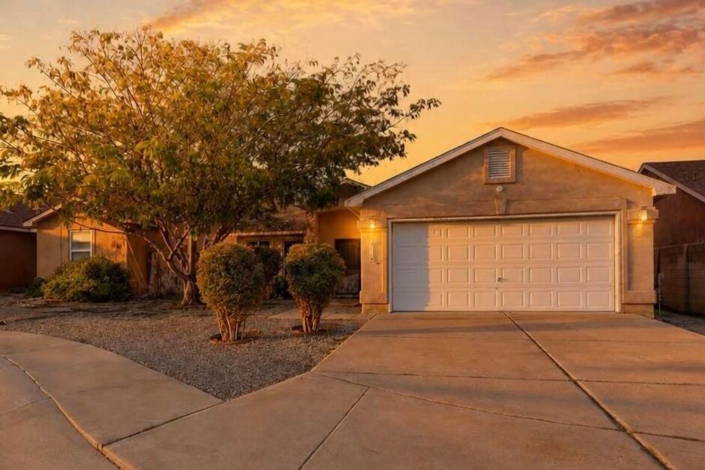 7711 Kane Court NW, Albuquerque, NM 87120