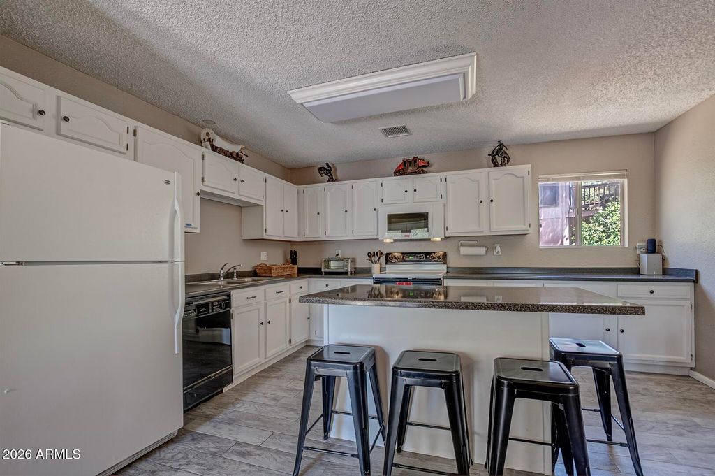 Image 12 of property listing at 701 N WILLIAM TELL Circle, Payson, AZ 85541