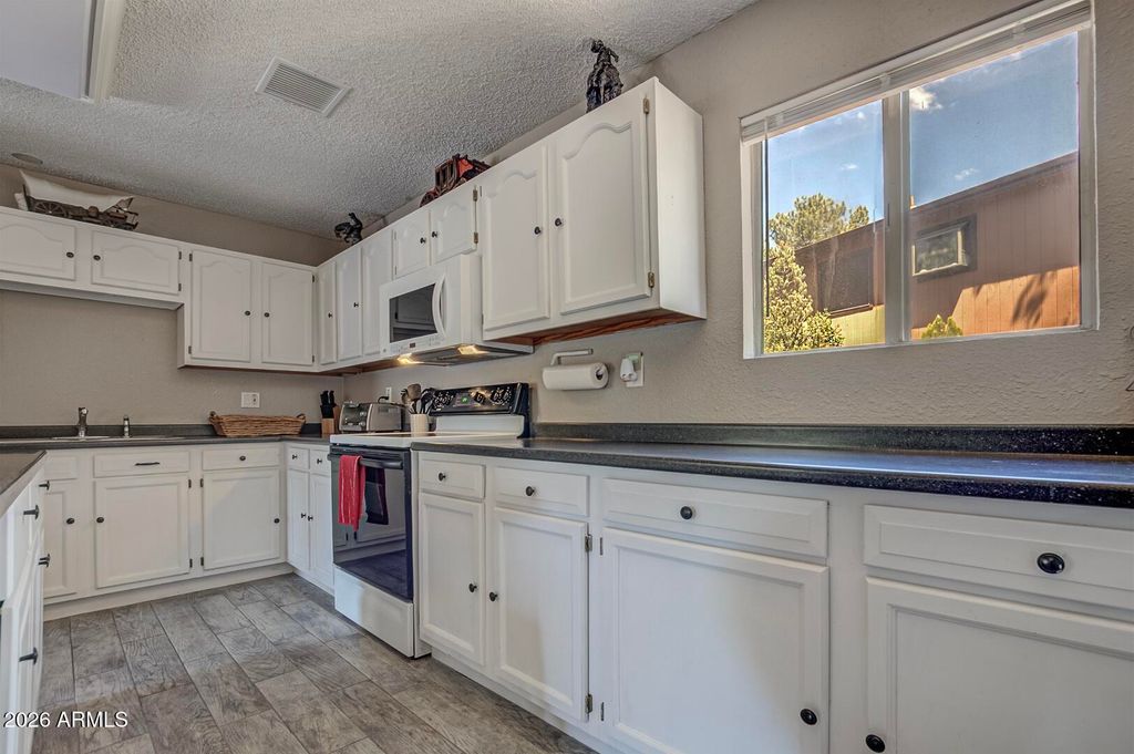 Image 13 of property listing at 701 N WILLIAM TELL Circle, Payson, AZ 85541