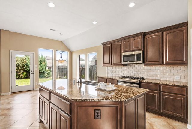 13615 Rainwater Drive, Pearland, TX 77584