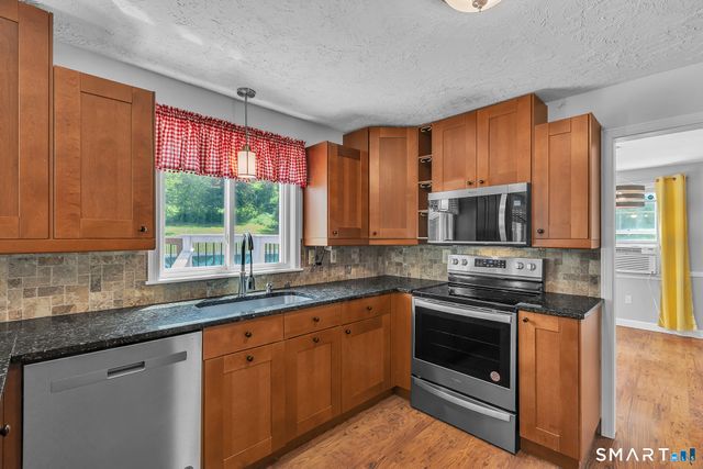 21 Fairfield Drive, Woodstock, CT 06281