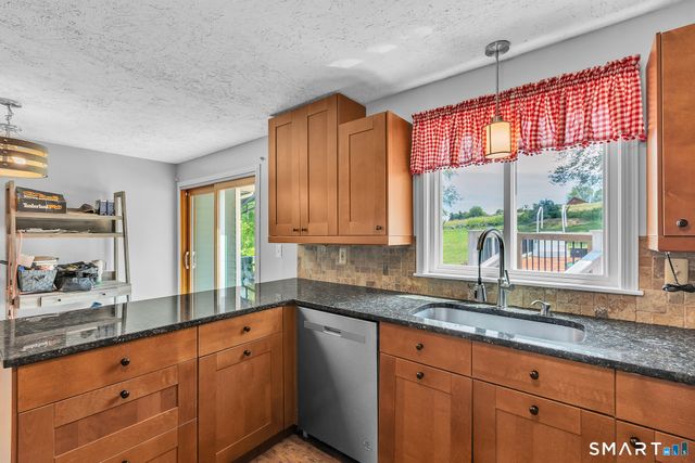 21 Fairfield Drive, Woodstock, CT 06281