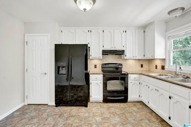 5426 WHISPER WOOD CIRCLE, Hoover, AL 35226