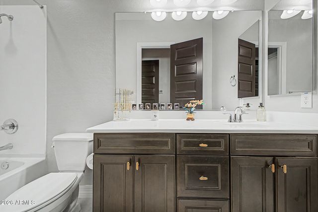 9237 W PARKSIDE Lane, Peoria, AZ 85383
