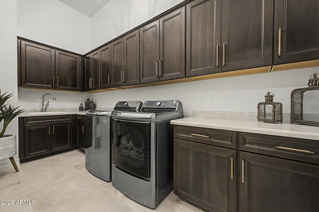 9237 W PARKSIDE Lane, Peoria, AZ 85383