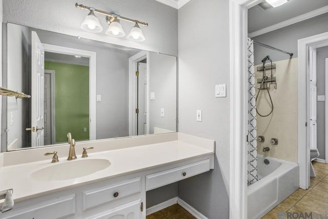 4421 Lake Lawford Ct, Baton Rouge, LA 70816