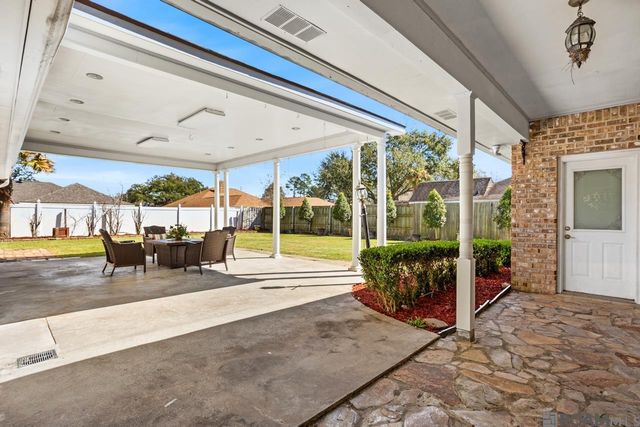 4421 Lake Lawford Ct, Baton Rouge, LA 70816