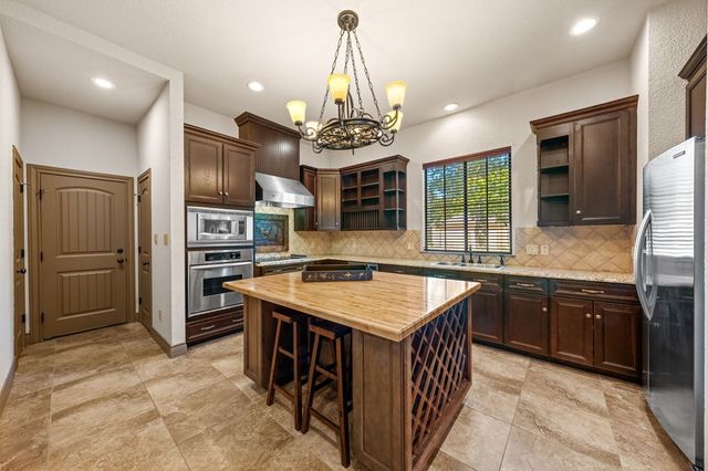 2928 Dry Hollow Drive, Kerrville, TX 78028