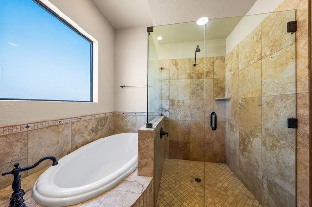 2928 Dry Hollow Drive, Kerrville, TX 78028