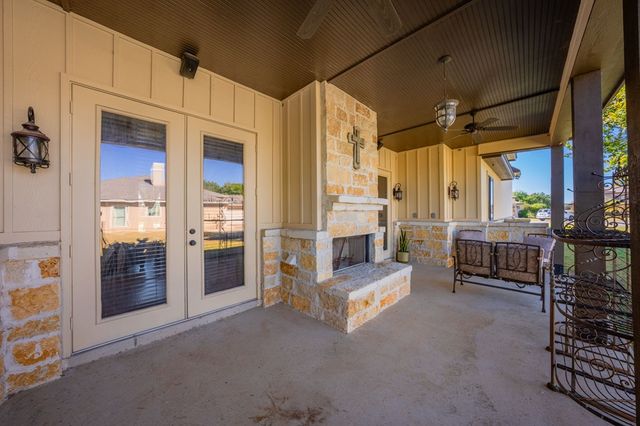 2928 Dry Hollow Drive, Kerrville, TX 78028