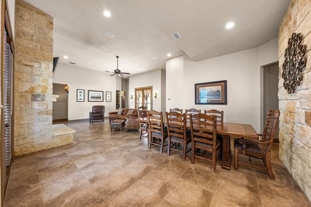 2928 Dry Hollow Drive, Kerrville, TX 78028