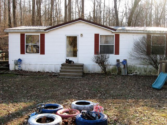 339 Bassett Boulevard, Elizabethtown, IL 62931