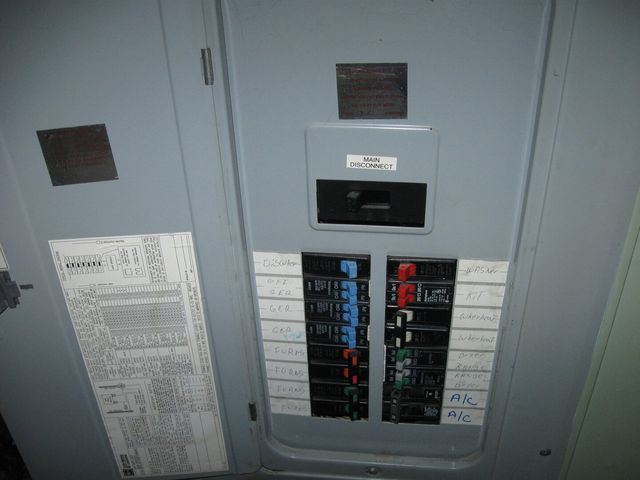 339 Bassett Boulevard, Elizabethtown, IL 62931