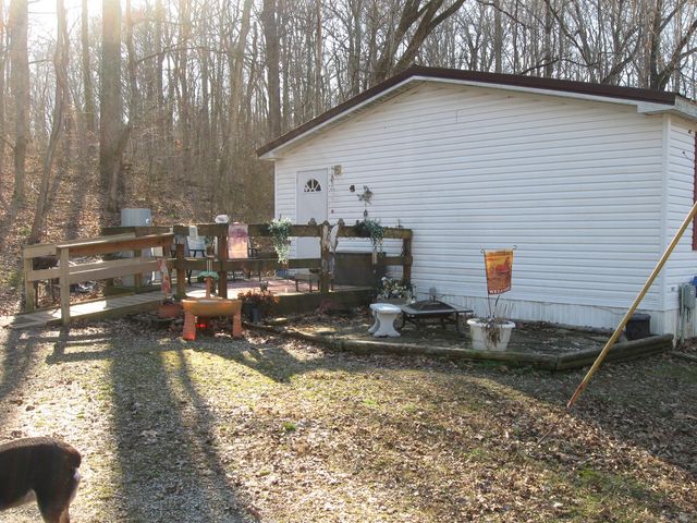 339 Bassett Boulevard, Elizabethtown, IL 62931