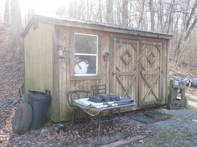 339 Bassett Boulevard, Elizabethtown, IL 62931