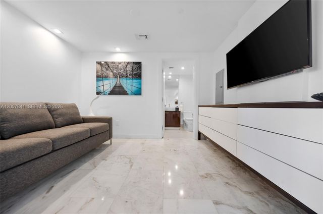 3951 S Ocean Dr 1202, Hollywood, FL 33019