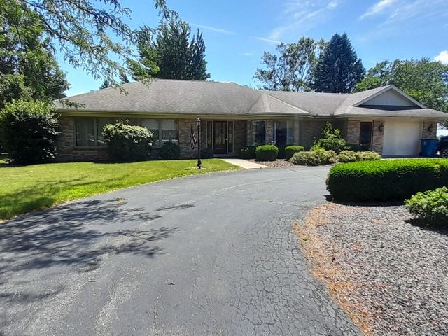 154 E US 34 Highway, Mendota, IL 61342