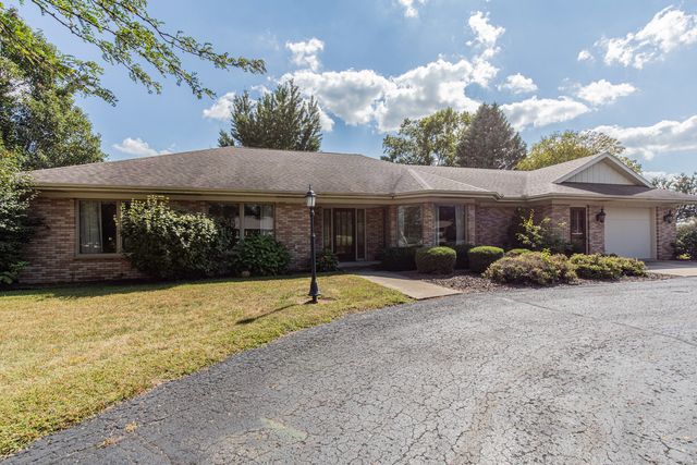 154 E US 34 Highway, Mendota, IL 61342