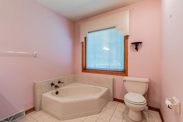 154 E US 34 Highway, Mendota, IL 61342