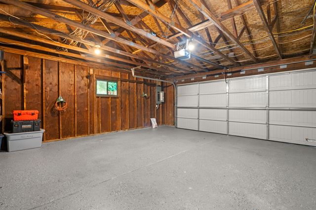 8739 Coyle Drive, Pinckney, MI 48169
