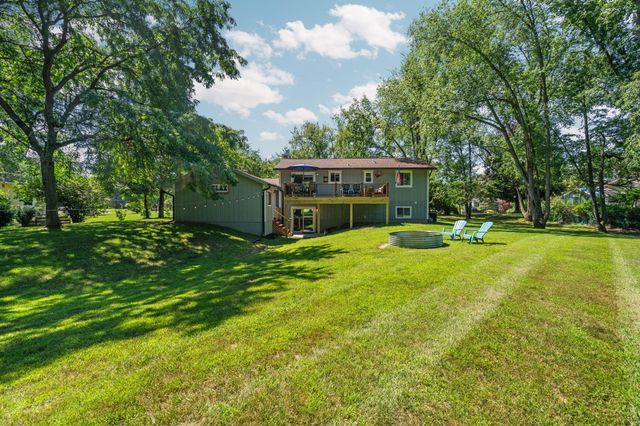 8739 Coyle Drive, Pinckney, MI 48169