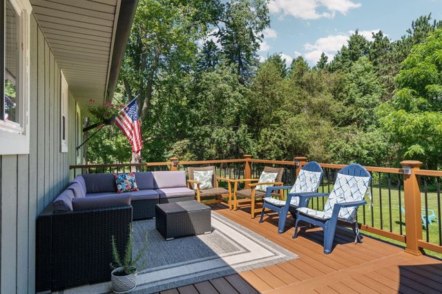 8739 Coyle Drive, Pinckney, MI 48169