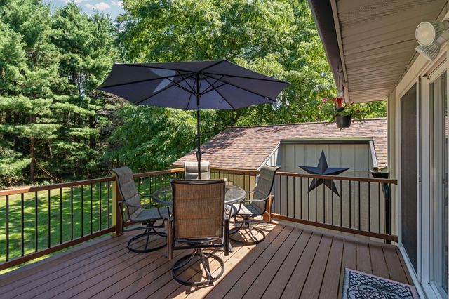 8739 Coyle Drive, Pinckney, MI 48169