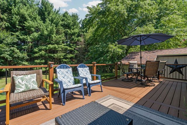8739 Coyle Drive, Pinckney, MI 48169