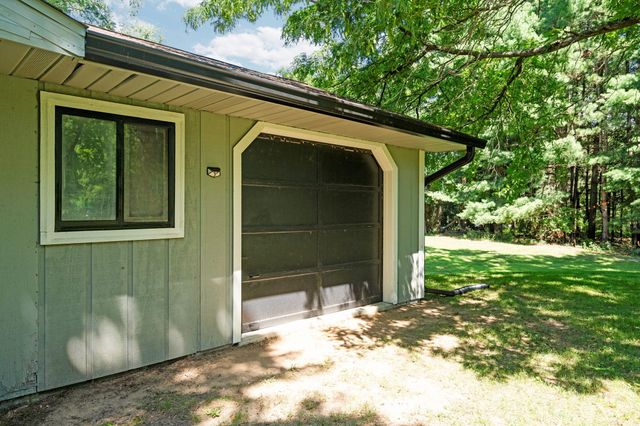 8739 Coyle Drive, Pinckney, MI 48169