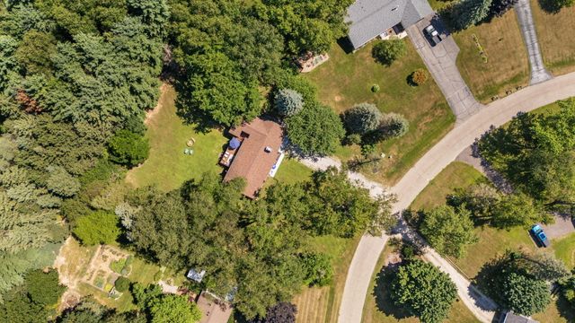 8739 Coyle Drive, Pinckney, MI 48169