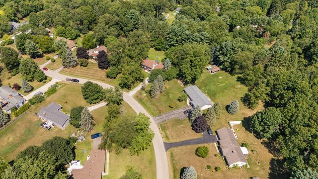 8739 Coyle Drive, Pinckney, MI 48169