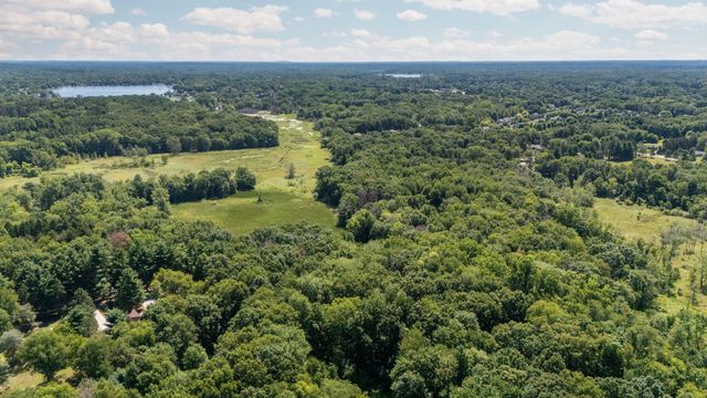 8739 Coyle Drive, Pinckney, MI 48169